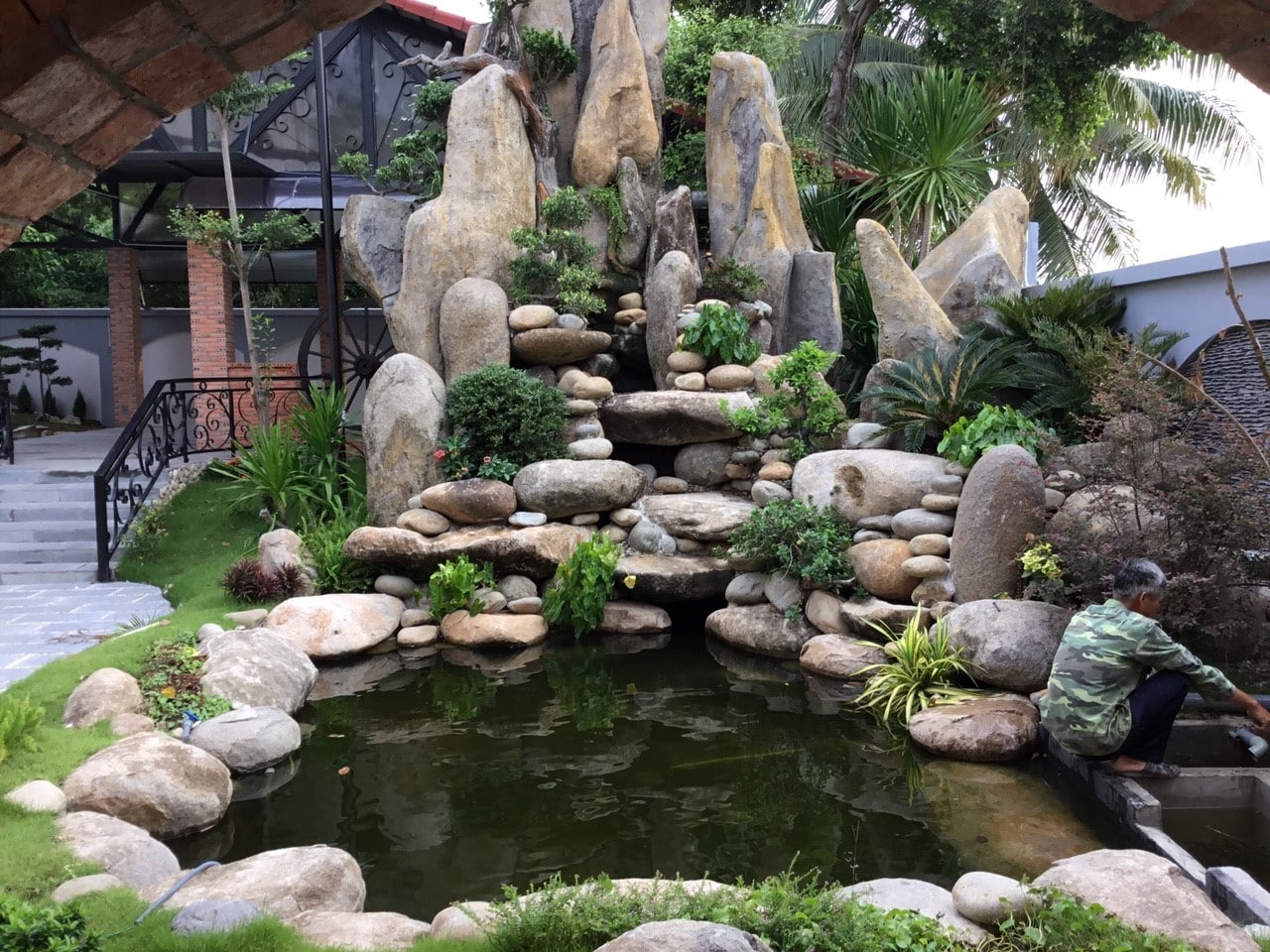 Top 3 mẫu thiết kế tiểu cảnh hòn non bộ đẹp mê say 5 TOP 3 Mẫu Thiết Kế Tiểu Cảnh Hòn Non Bộ Đẹp Mê Say